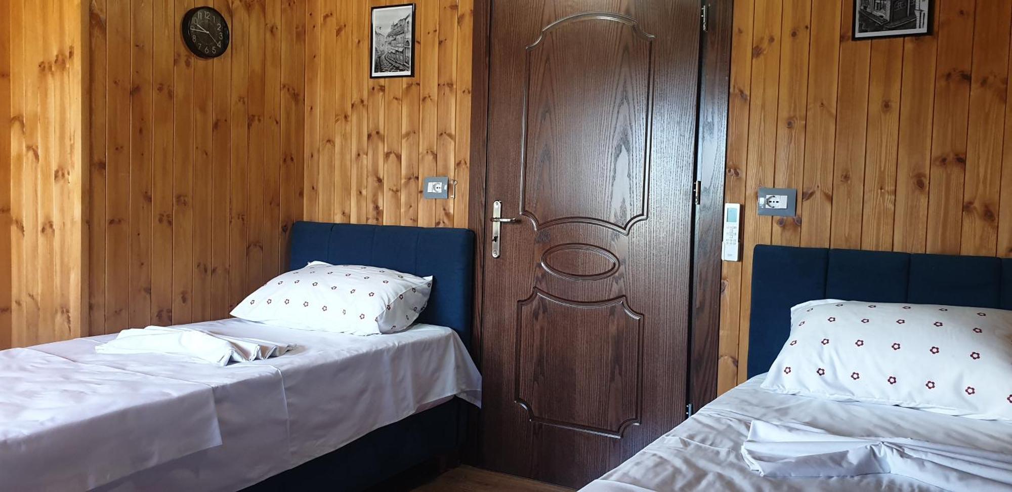 Shena Guest House ジロカストラ エクステリア 写真