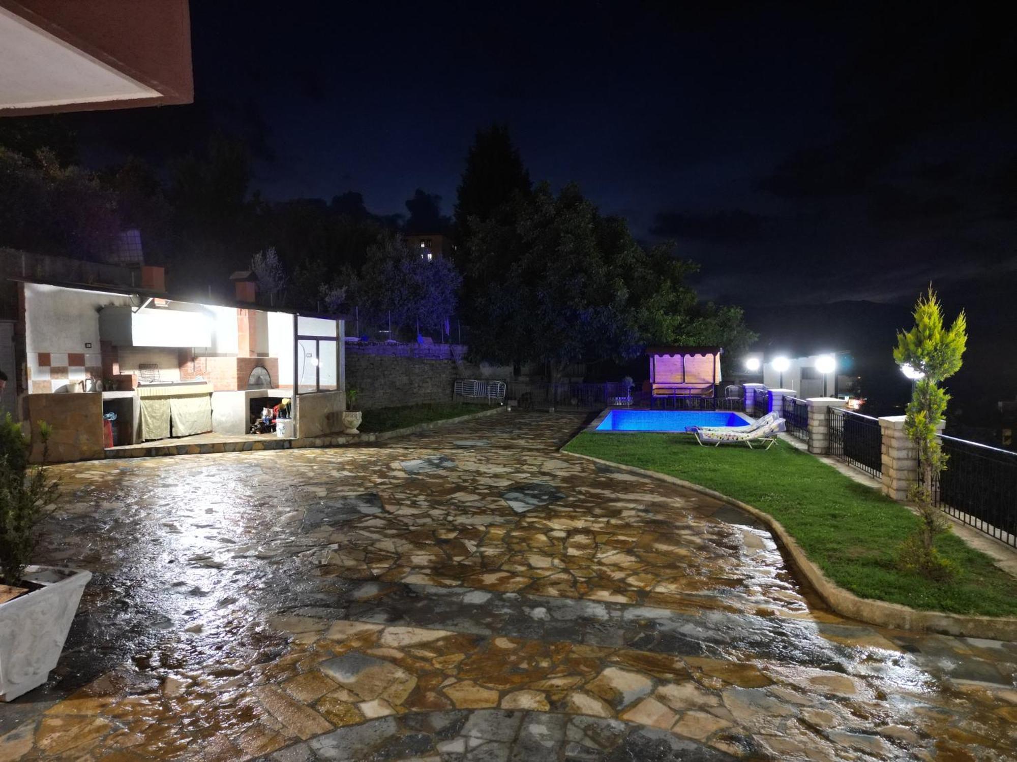 Shena Guest House ジロカストラ エクステリア 写真