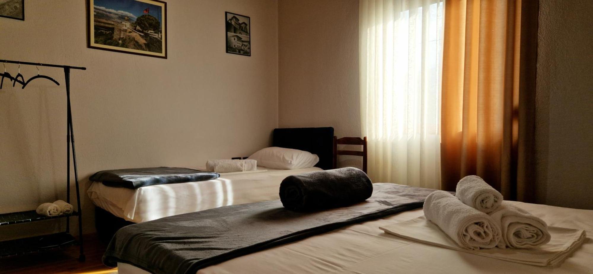 Shena Guest House ジロカストラ エクステリア 写真